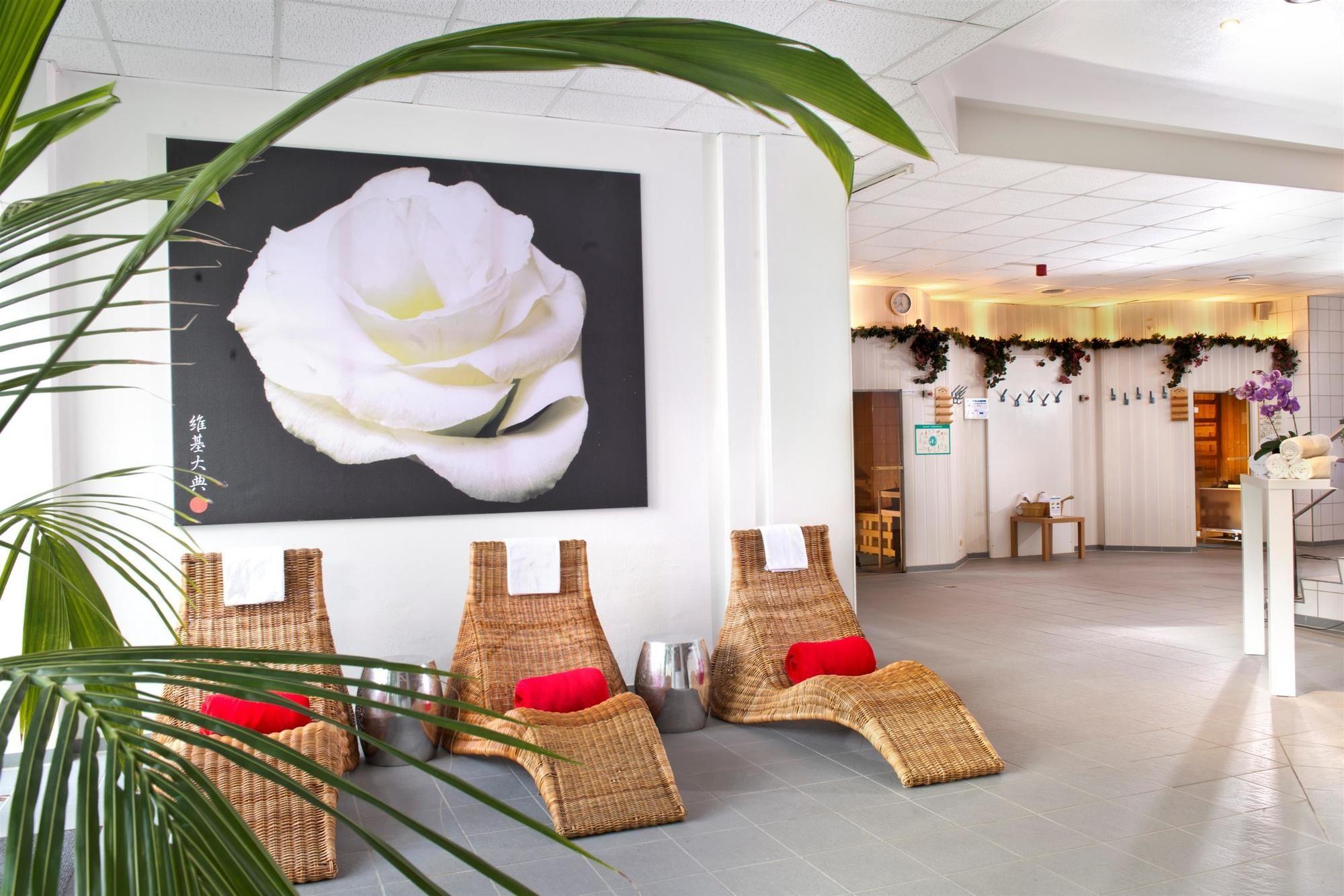 Good Morning + Bad Oldesloe Hotel Buitenkant foto