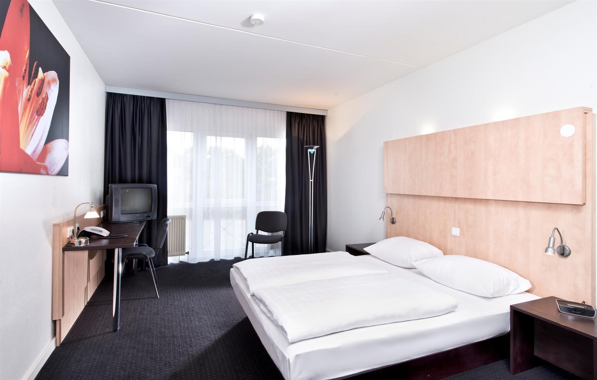 Good Morning + Bad Oldesloe Hotel Buitenkant foto