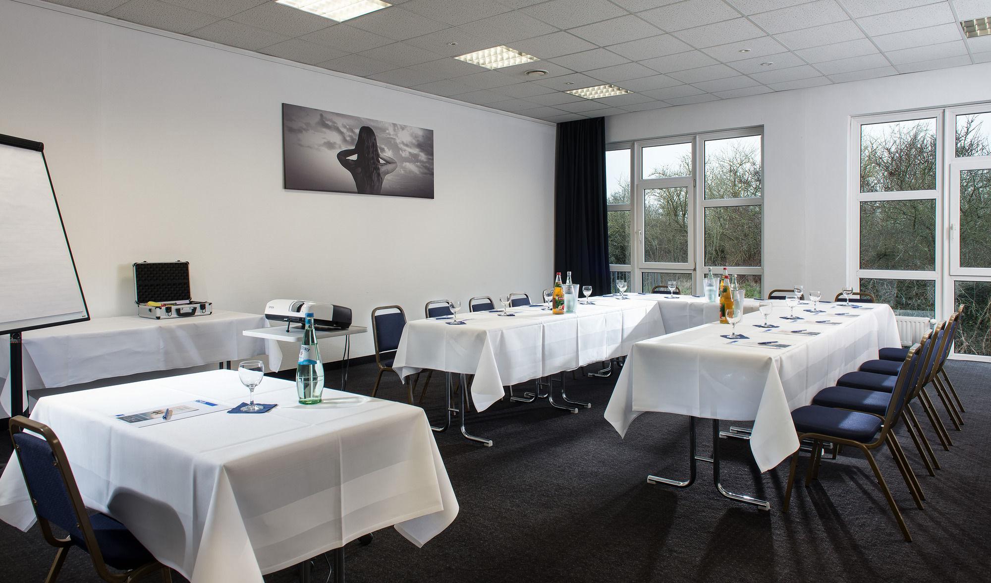 Good Morning + Bad Oldesloe Hotel Buitenkant foto