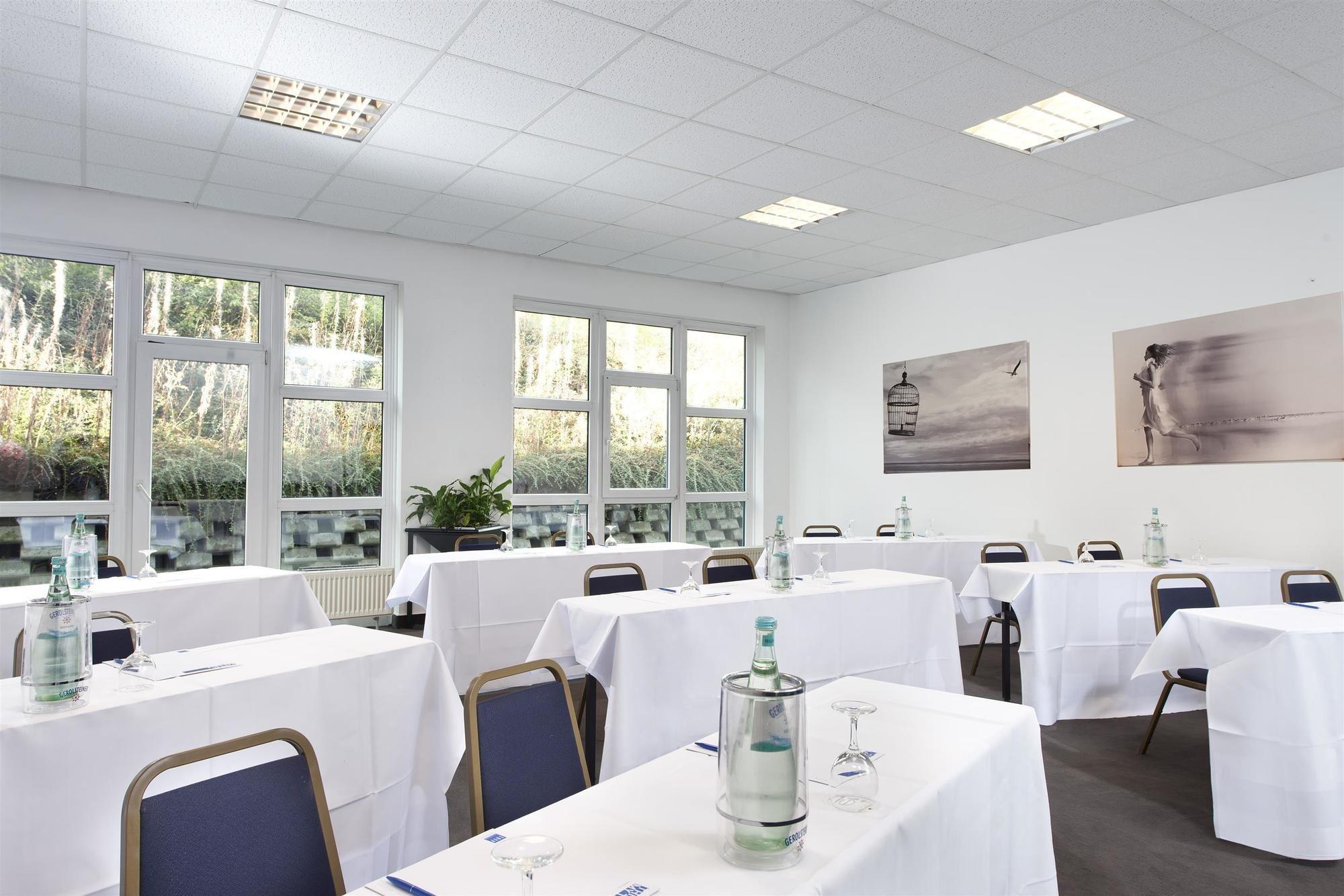 Good Morning + Bad Oldesloe Hotel Buitenkant foto