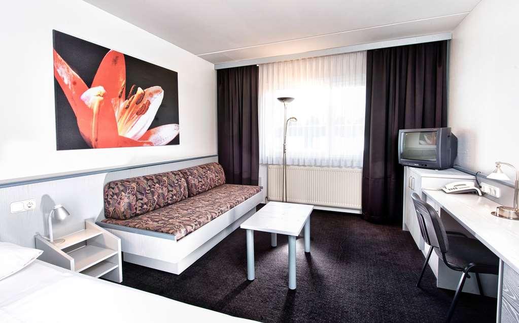 Good Morning + Bad Oldesloe Hotel Buitenkant foto