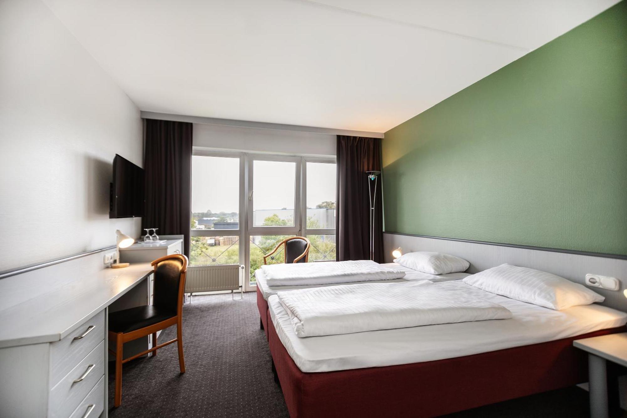 Good Morning + Bad Oldesloe Hotel Buitenkant foto