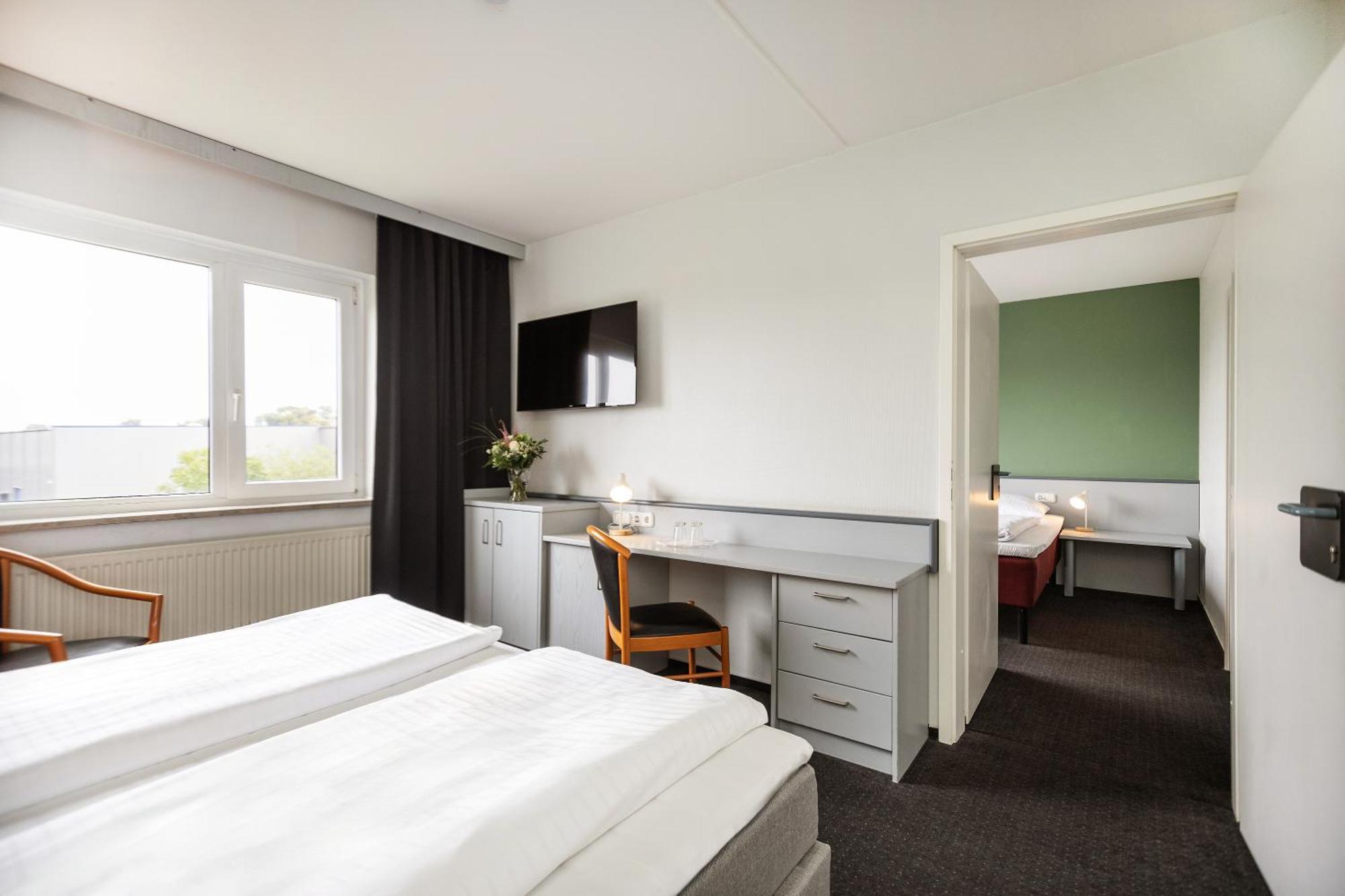 Good Morning + Bad Oldesloe Hotel Buitenkant foto