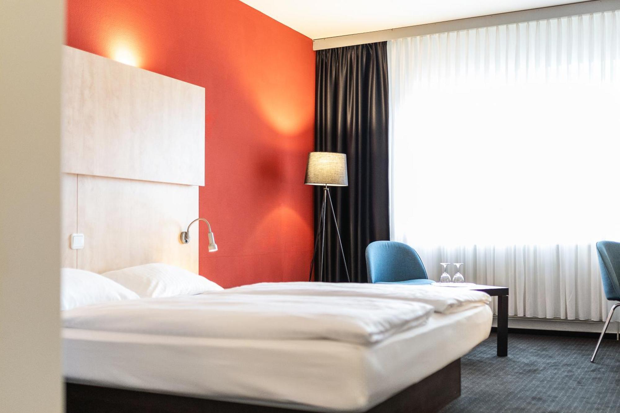 Good Morning + Bad Oldesloe Hotel Buitenkant foto